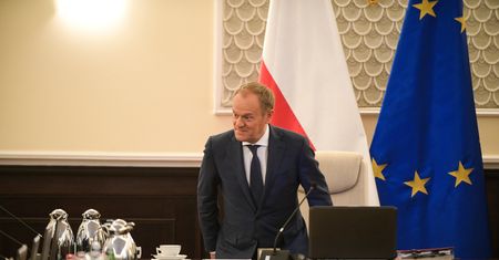 Donald Tusk oszczędza. Żadnych nagród i premii dla urzędników