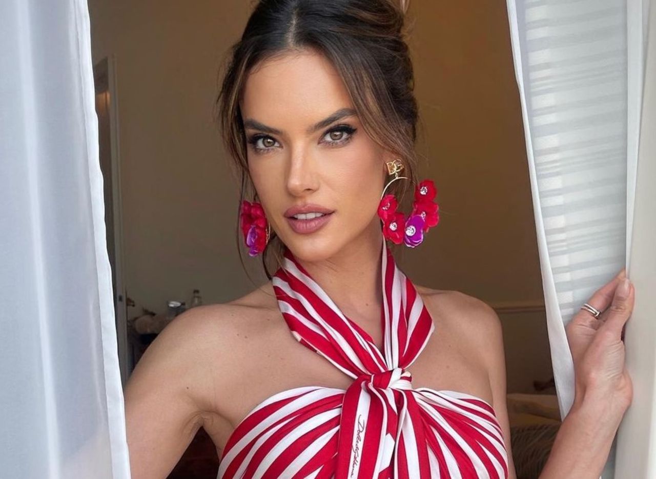 Alessandra Ambrosio pochwaliła się plażową stylizacją 