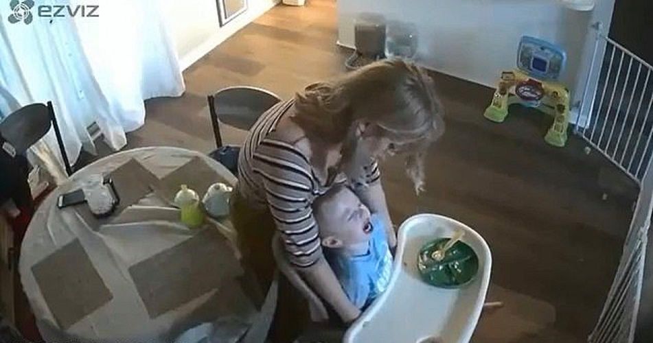 Niania znęcała się nad dzieckiem