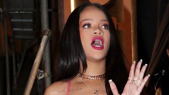 Zmysłowa Rihanna pręży odchudzone i wyćwiczone ciało w skąpej bieliźnie autorskiej marki. Piękna? (ZDJĘCIA)