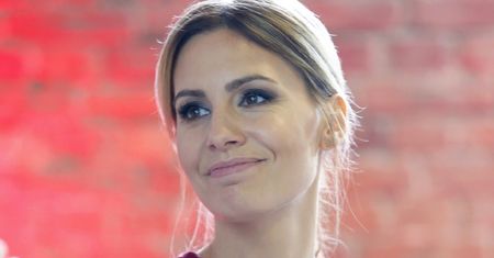 Agnieszka Hyży pozuje w białym body. Pokazała ciążowy brzuszek