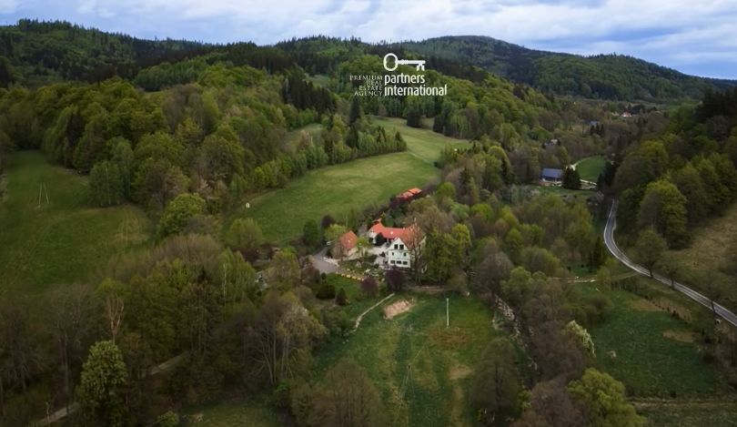 Dom Agnieszki Maciąg wystawiony na sprzedaż