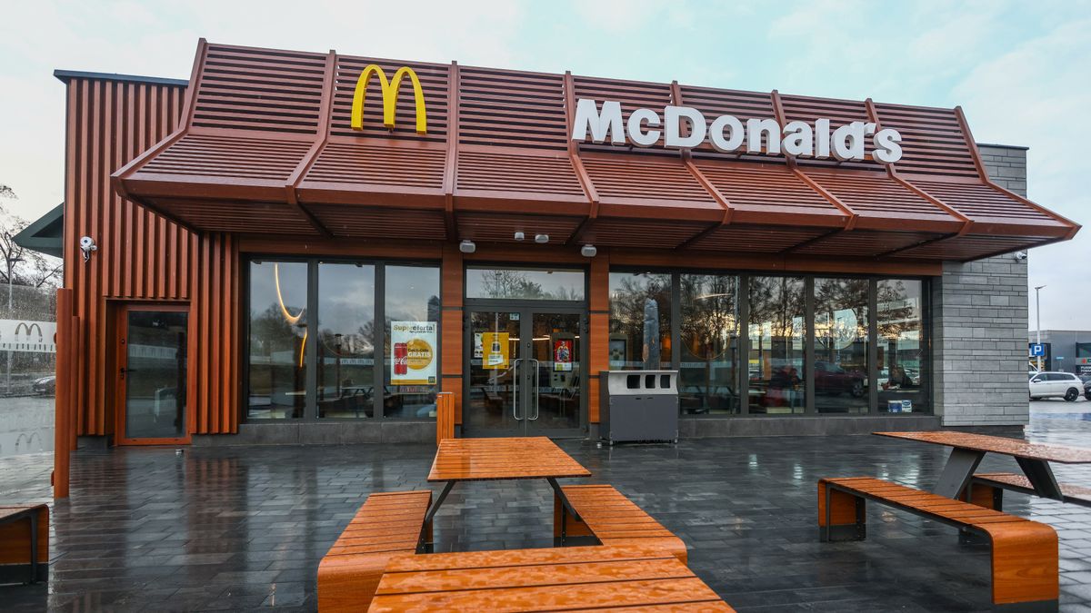 Kawa w McDonald's za 7 zł.