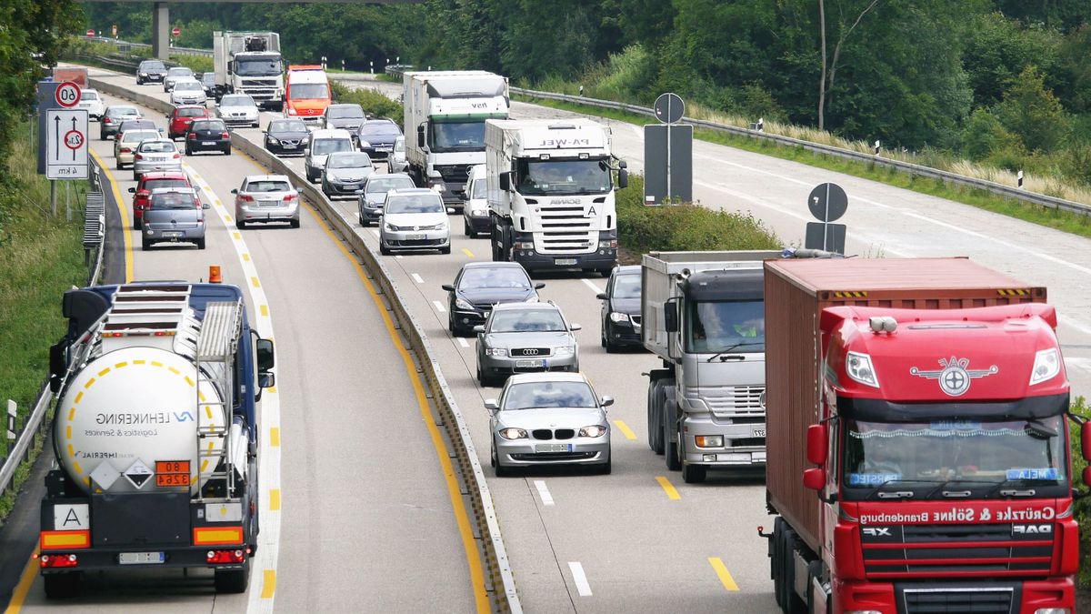 Samochody na autostradzie