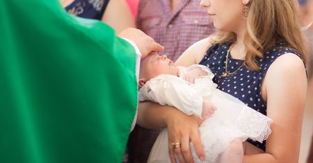 Rozmawiała z księdzem o chrzcie dziecka. "Nogi się pode mną ugięły"