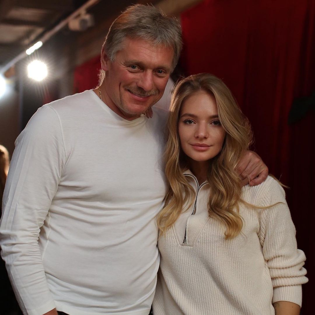 Liza Pieskowa na swoim Instagramie publikuje zdjęcia ze swoim ojcem Dmitrijem Pieskowem, rzecznikiem prasowym Władimira Putina 