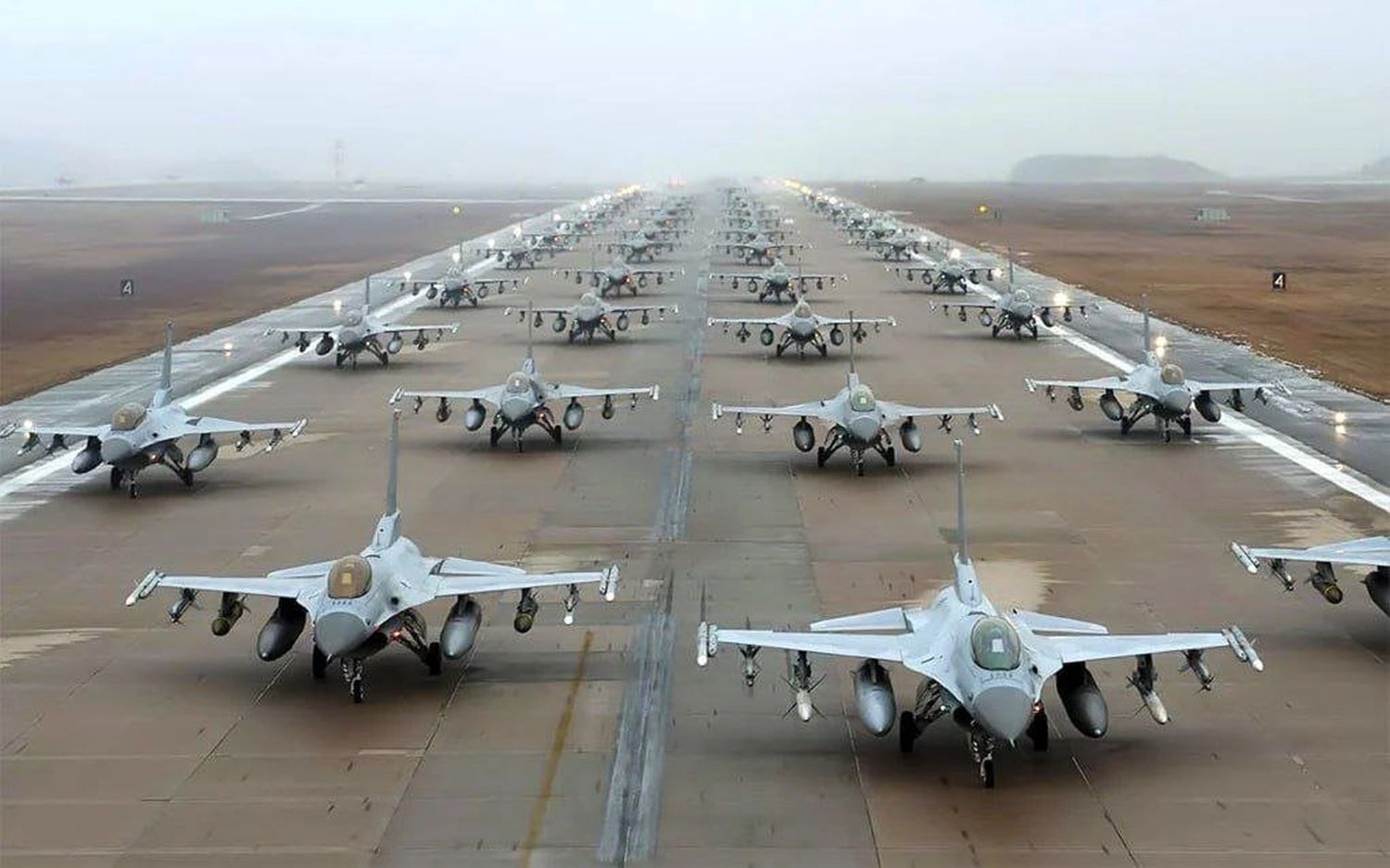 Myśliwce F-16, zdjęcie poglądowe