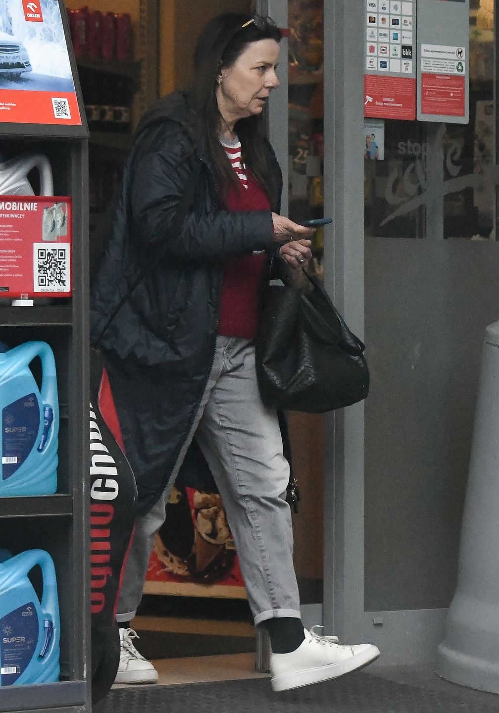 Agata Kulesza "przyłapana" na stacji paliw