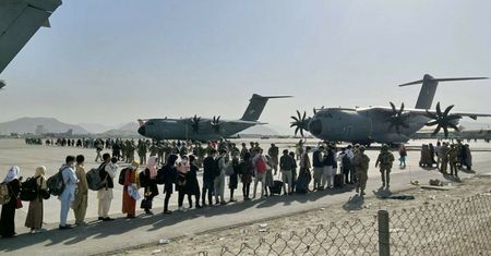 Afganistan. Francuzi chcą kontynuować ewakuację. Wzywają ONZ do działania