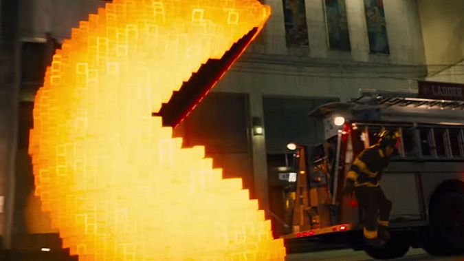 Pac-Man atakuje ludzi. W filmie "Pixels" gry naprawdę szkodzą! 1