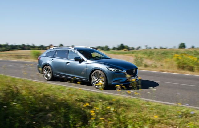 Mazda 6 prowadzi się poprawnie i niczym nie wyróżnia na tle konkurencji