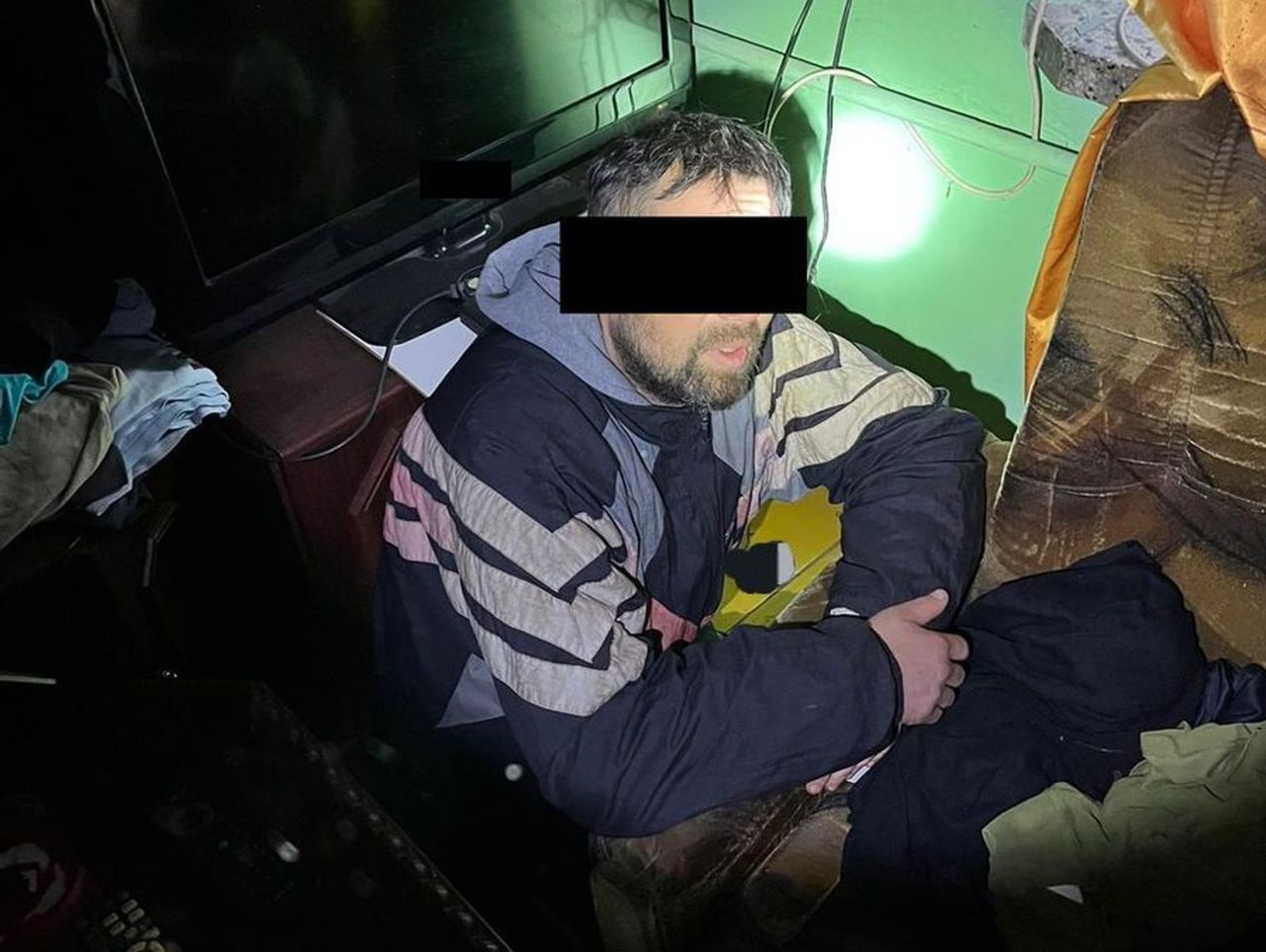 Siemień: Miesiącami ukrywał się przed rodziną w lesie. Wpadł podczas włamania do domu