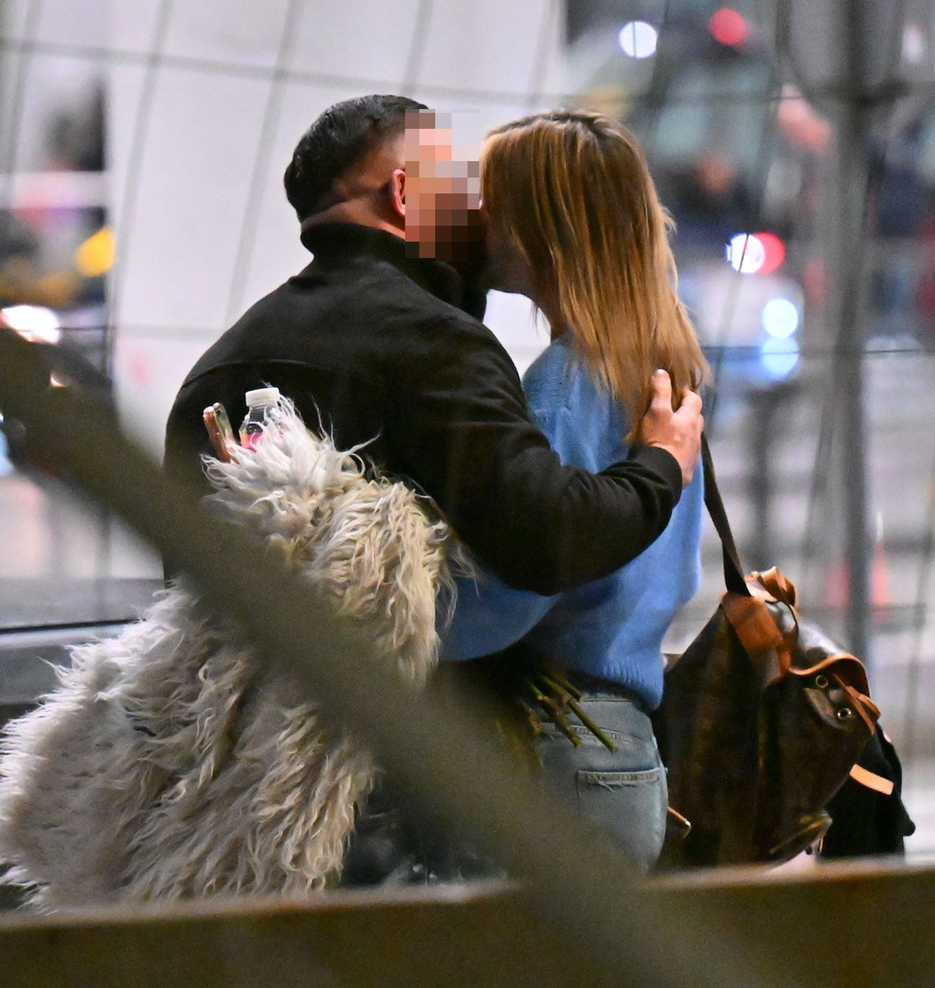 Monika Goździalska na lotnisku z nowym facetem?