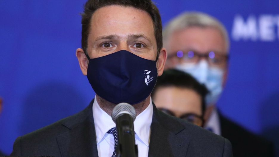 Rafał Trzaskowski w szpitalu. Wcześniej infromował, że jest zakażony koronawirusem