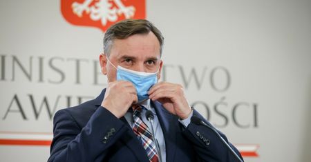 Raport NIK da "paliwo" Zbigniewowi Ziobrze? "Ministra można odwołać w ciągu jednego dnia"