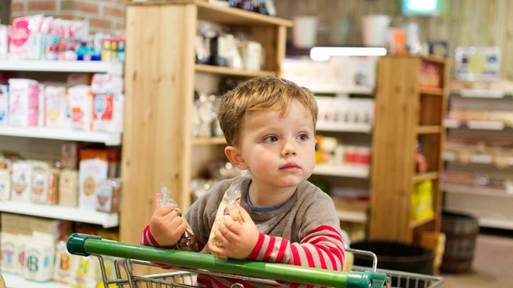 Zakrztusił się żelkiem. Rodzice poszukują kobiety, która uratowała ich synka