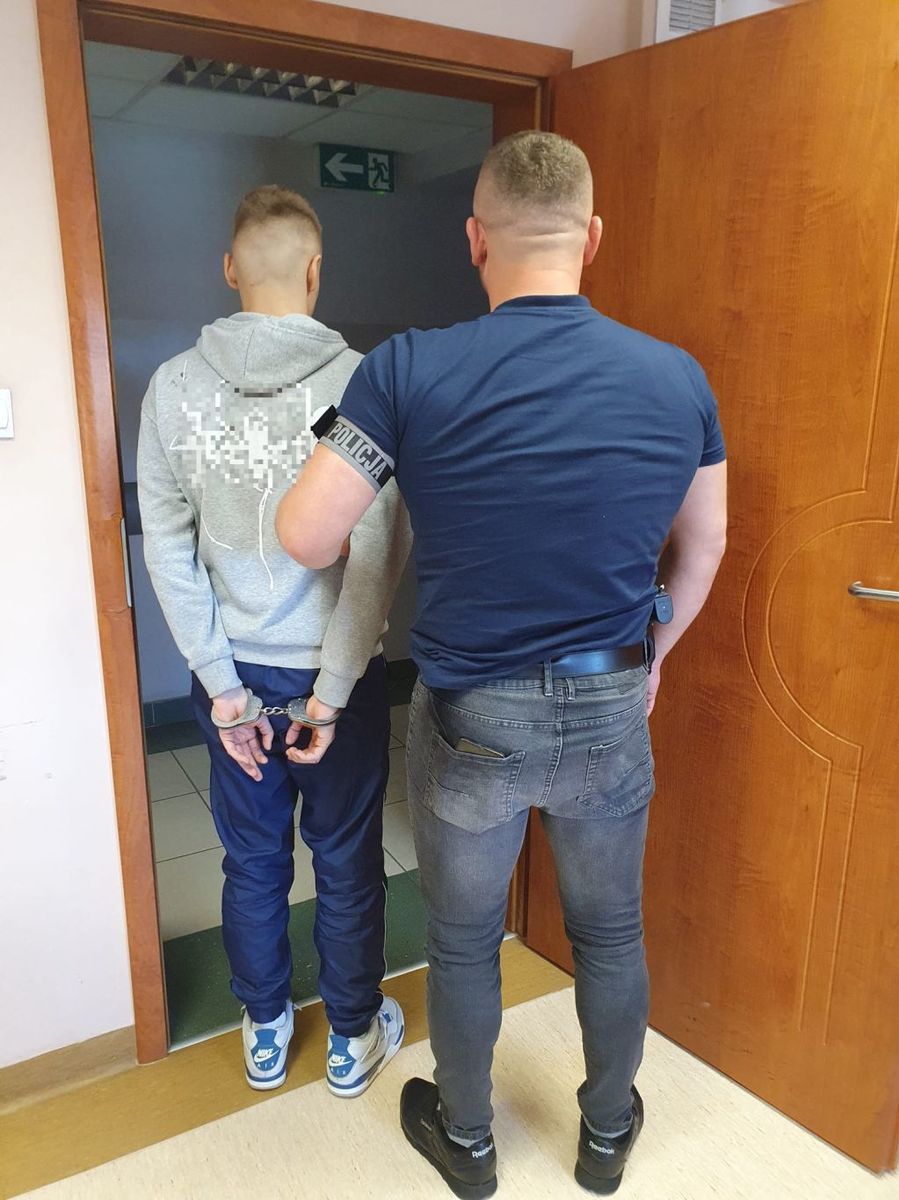 Policjanci odzyskali skradziony pojazd i zatrzymali sprawcę kradzieży