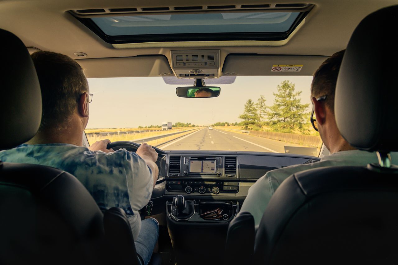 NAVITEL SOLAR CAR BT – słuchawka Bluetooth, którą naładujesz energią słoneczną