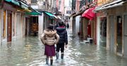 Wenecja zalana. Turystom nie przeszkadza acqua alta