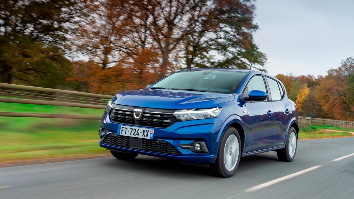 Dacia Sandero pozostaje jednym z najtańszych samochodów segmentu B, a jeśli wziąć pod uwagę jej wielkość i przestronność, to najtańszym.