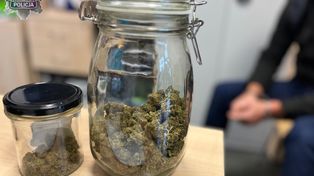 Łódź: Zatrzymano 25-latka za groźby w sieci, narkotyki i amunicję