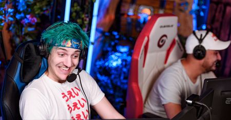 Jesteśmy na Ninja Night Shift. Zobacz, jak "król Fortnite'a" gra z polskimi graczami [STREAM]