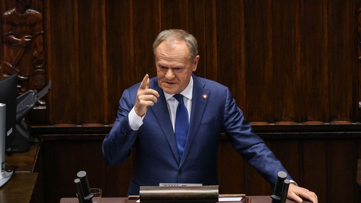 Donald Tusk
Albert Zawada
10 10. X kadencja kadencji, obrady, obrady Sejmu, polityk, polityka, posiedzenie, sala obrad, sala plenarna, sala posiedzeń, sejm, sejmu