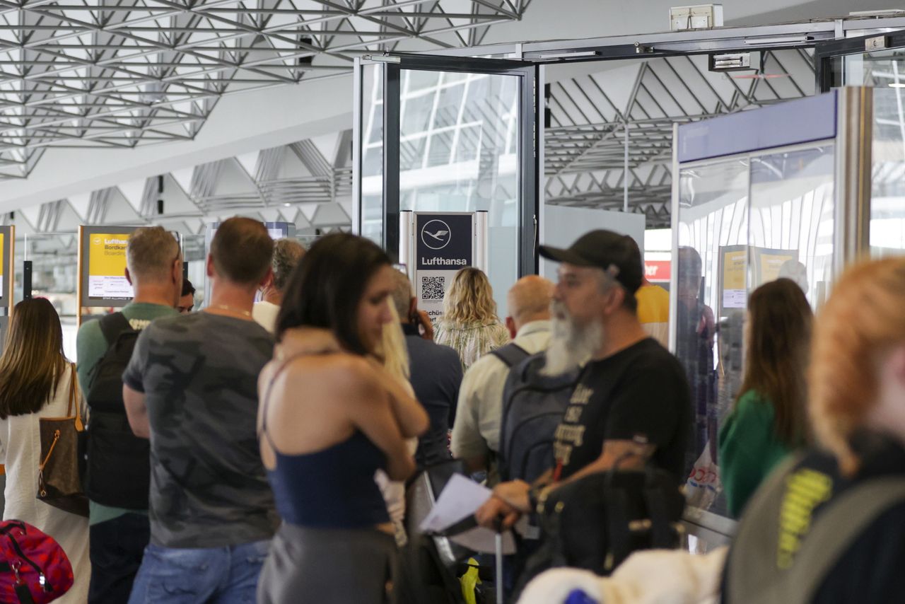 W okresie wakacji linie lotnicze Lufthansa odwołały już ponad 3 tys. lotów