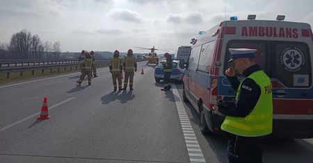 Groźny wypadek na A1. W akcji śmigłowiec LPR