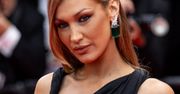 Głębokie wycięcia, odsłonięte ciało. To nie była skromna kreacja