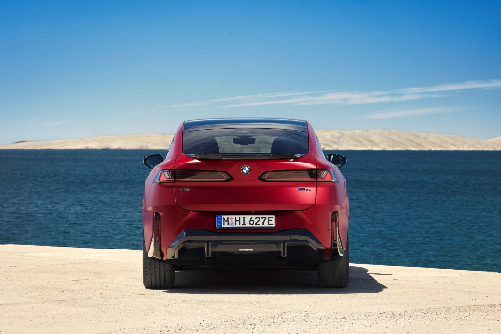 BMW iX4