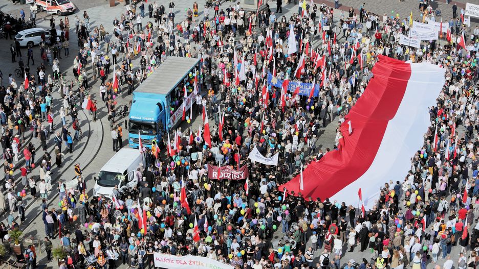 Warszawa.  Uczestnicy Marszu dla Życia i Rodziny pod hasłem "Wspólnie brońmy rodziny", 20.09.2020 r. 