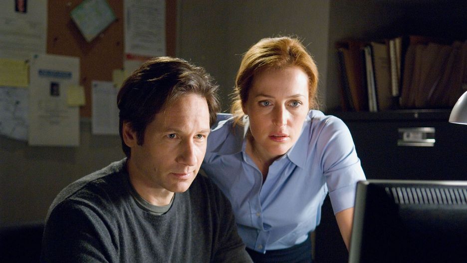 David Duchovny i Gillian Anderson na planie kultowego serialu "Z Archiwum X"