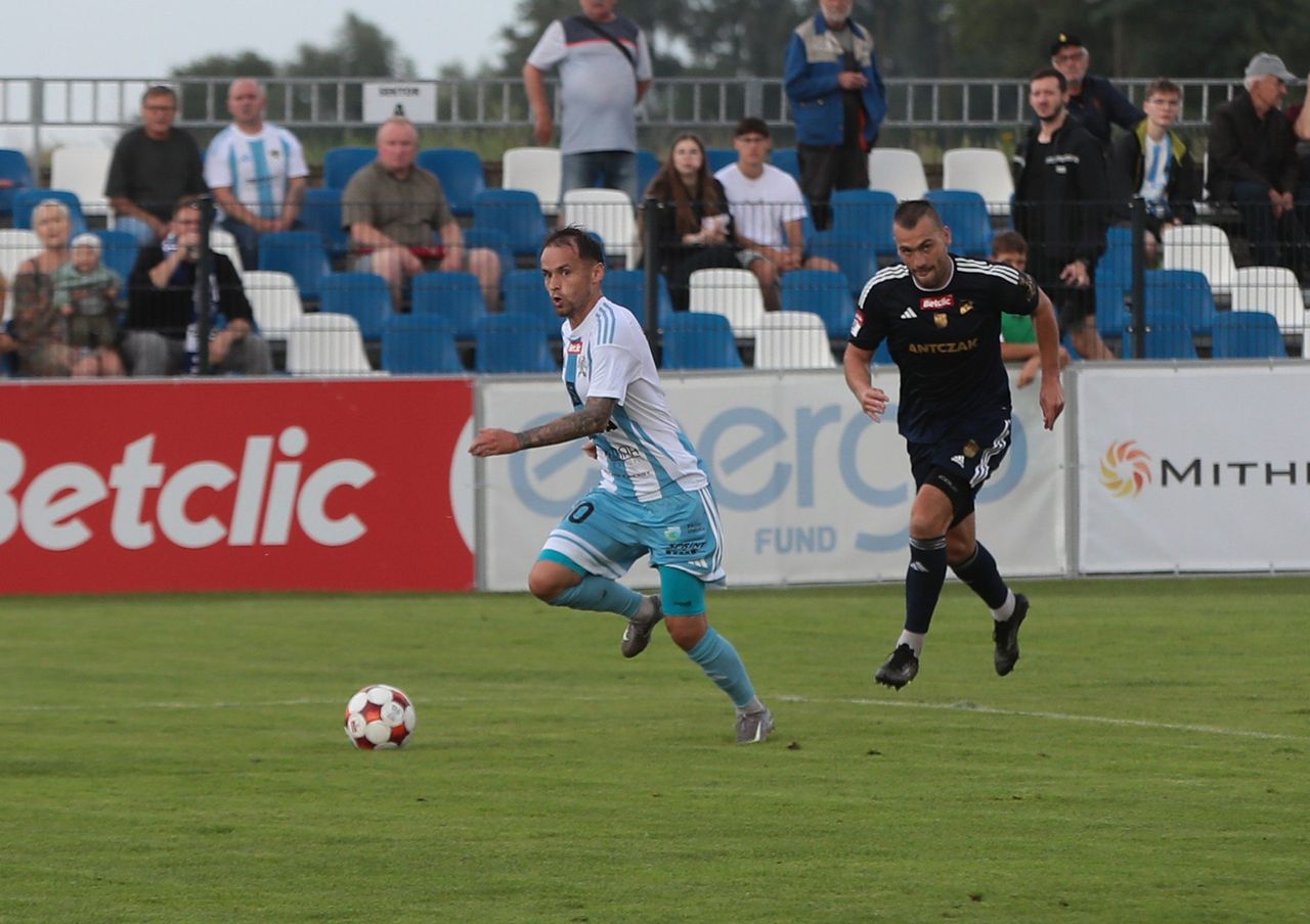 II liga piłkarska: Zwycięski remis Świtu Szczecin w Nowym Sączu