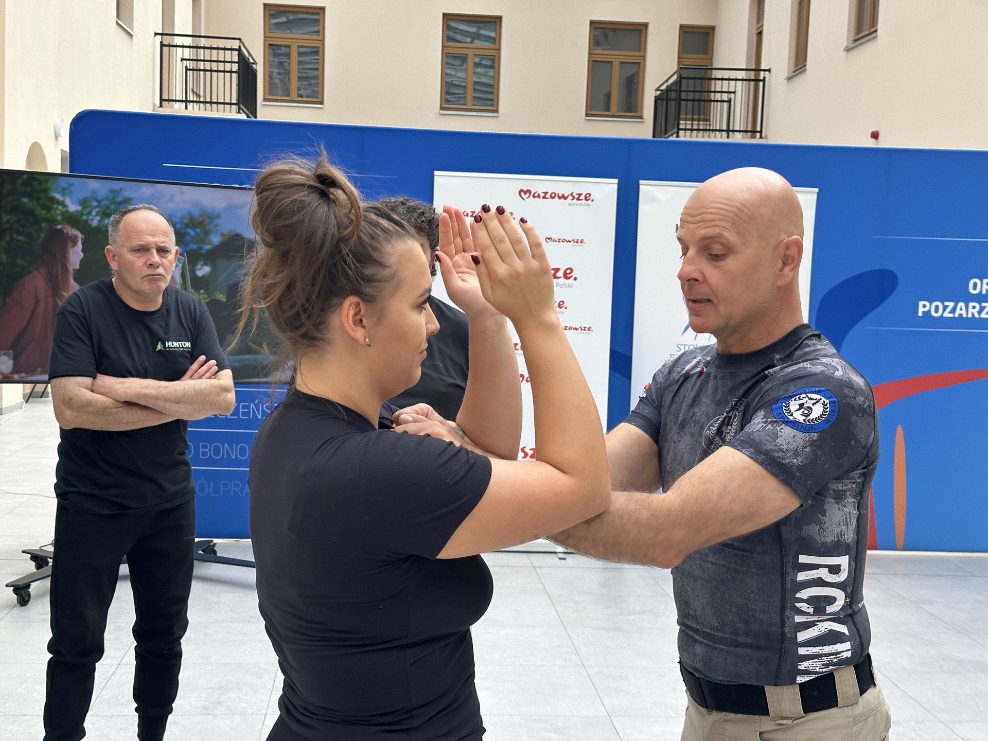 Warto znać podstawowe chwyty z zakresu samoobrony