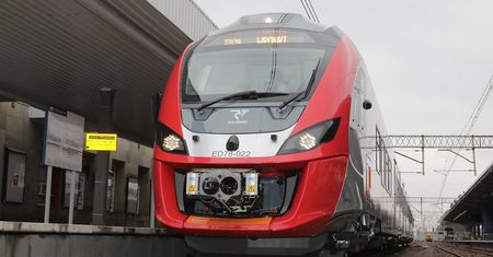 Seniorka wyszła po zakupy i zaginęła. Mundurowi odnaleźli ją w Warszawie