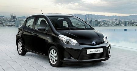 Hybrydowy mikrus w salonach – Toyota Yaris Hybrid 100 od 65 100 zł