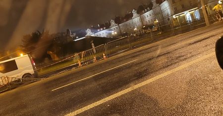 Uderzył we włączający się do ruchu samochód. Okazało się, że 23-latek z BMW nie ma uprawnień