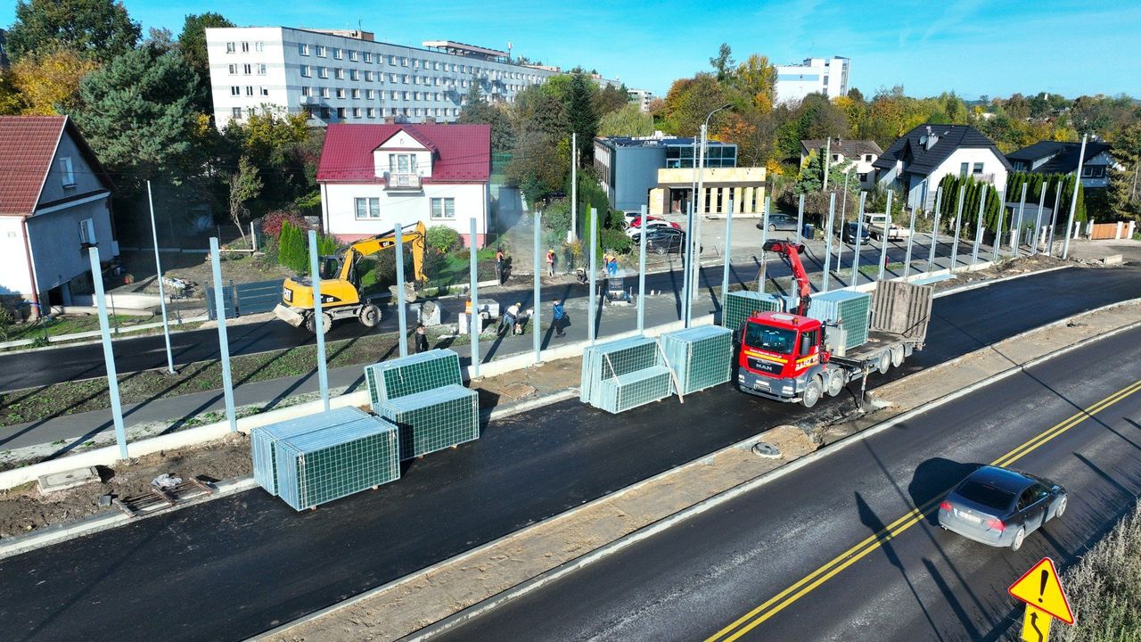 Kraków: Zmienia się krajobraz wzdłuż ul. Kocmyrzowskiej