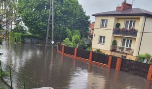 Pogoda szaleje na Mazowszu. Zalania w Warszawie i Wołominie