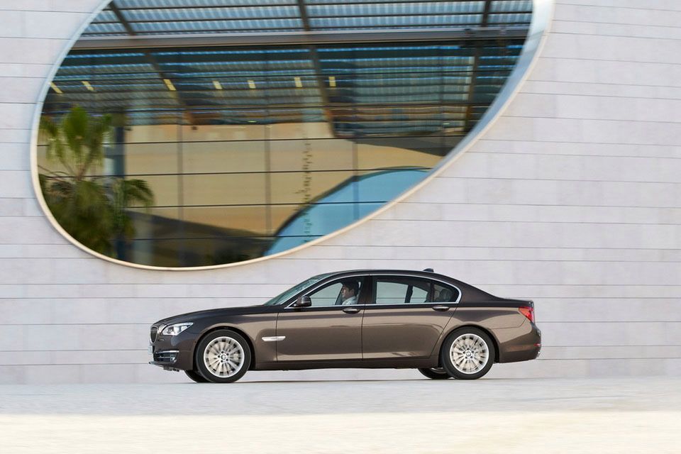 BMW serii 7 na rok 2013 - megagaleria niemieckiego okrętu flagowego 179