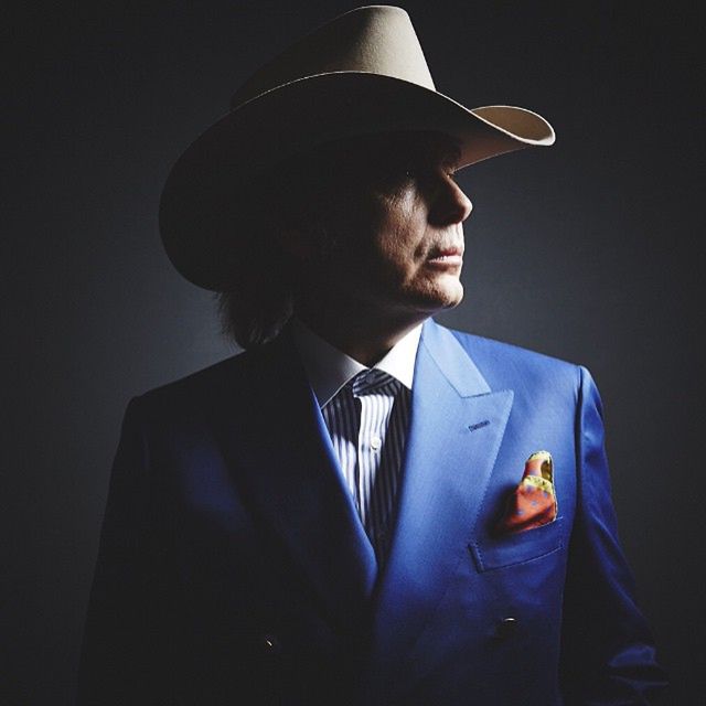 Dwight Yoakam