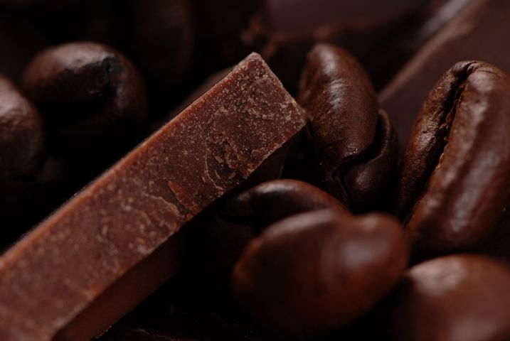Kawa i gorzka czekolada mogą ograniczyć ryzyko rozwoju chorób sercowo-naczyniowych