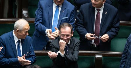 Pokazał gest Kozakiewicza w Sejmie. Kamiński się tłumaczy