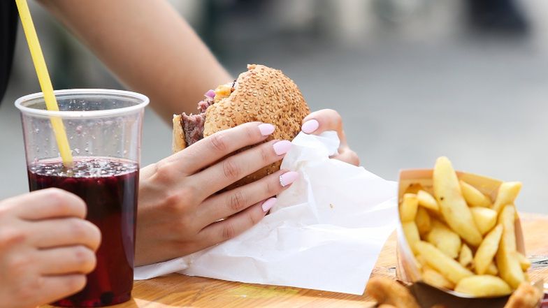 Paragony grozy nad polskim morzem. Cena za dwie zapiekanki i colę zwaliła ją z nóg
