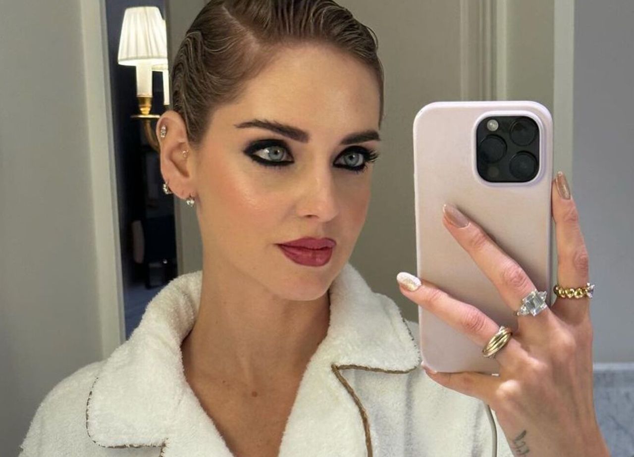 Chiara Ferragni w makijażu smokey eyes
Instagram/chiaraferragni