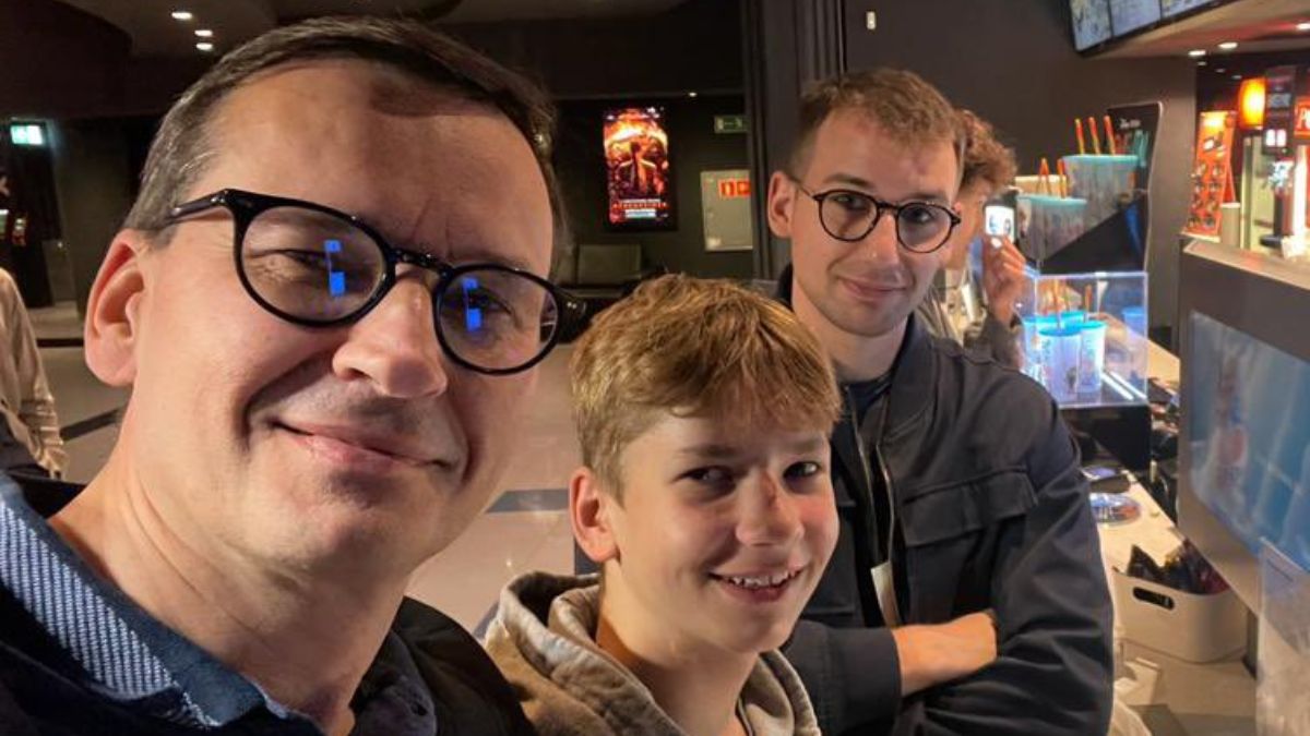 Mateusz Morawiecki z synami wybrał się do kina na najnowszy film z Indianą Jonesem