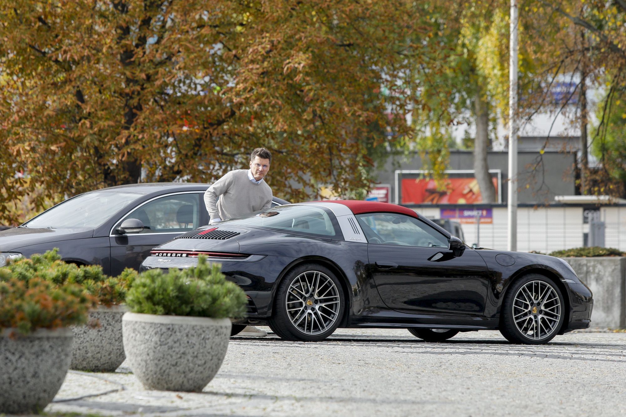 Tomasz Kammel postawił na niezawodne i luksusowe auto