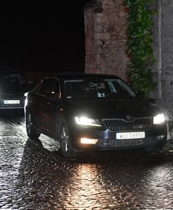 Kraków. Jarosław Kaczyński odwiedził grób brata w katedrze na Wawelu