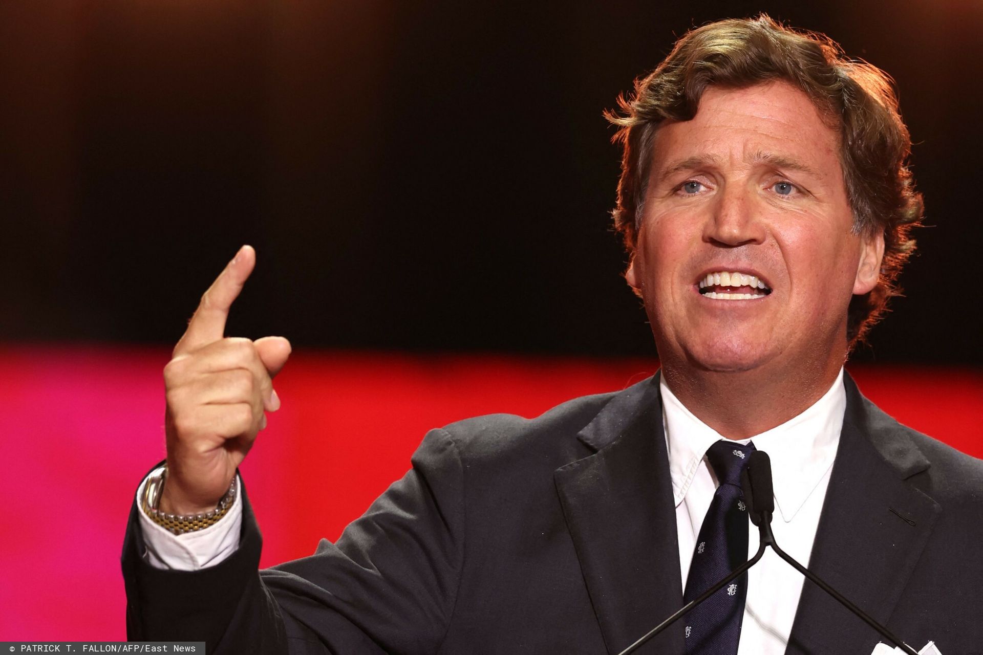 Tucker Carlson ogłasza odejście z Partii Republikańskiej przed wyborami uzupełniającymi